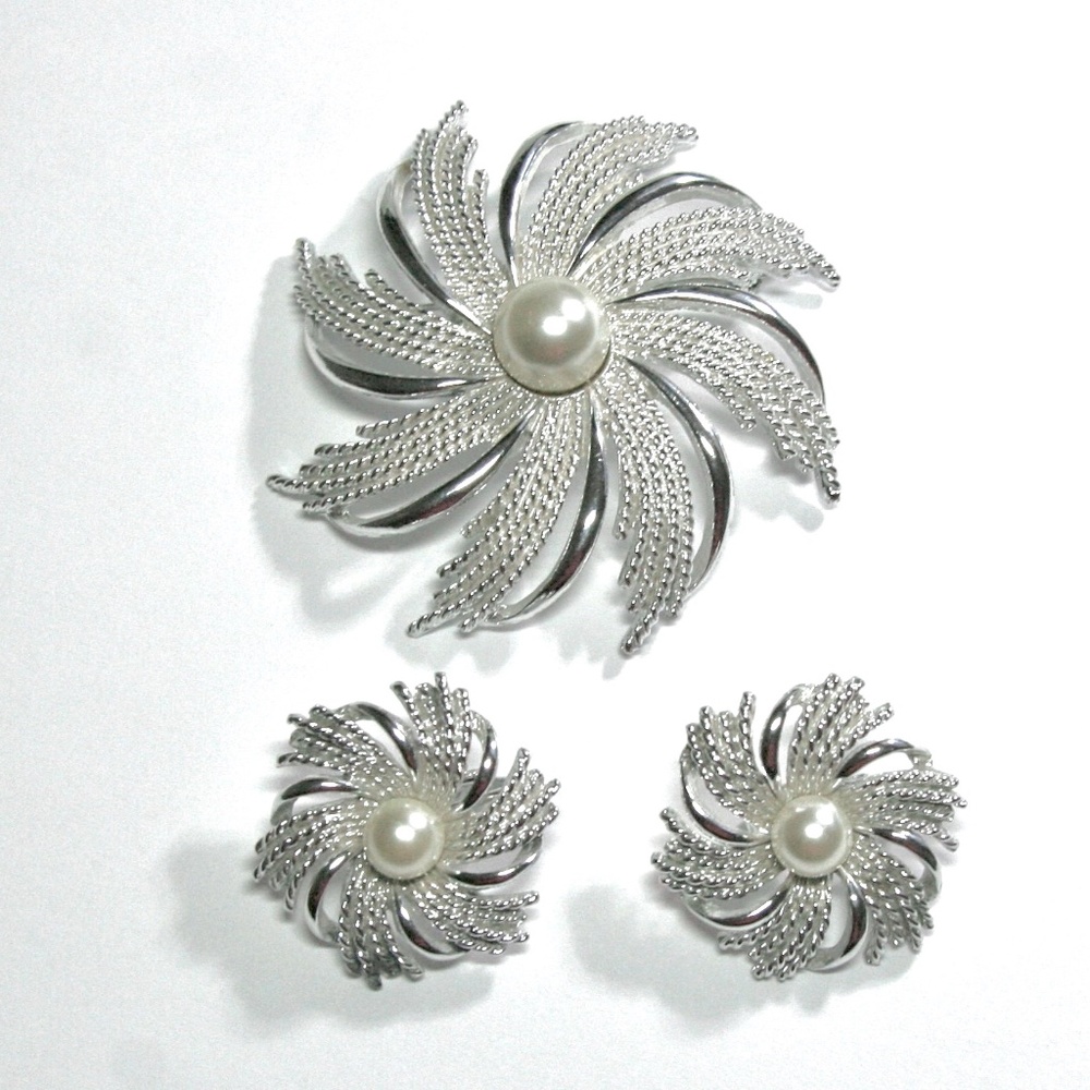 Vintage Sarah Coventry Pinwheel Brooch & Earrings, Silver Tone Faux Pearl